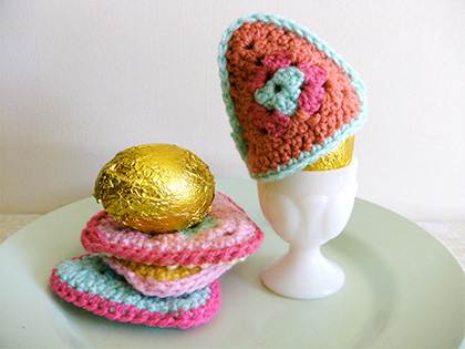 Crochet Egg Cosy pattern PDF by Alexandra Mackenzie