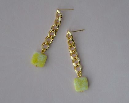 gemstone curb chain drop earrings  ~ bright yellow