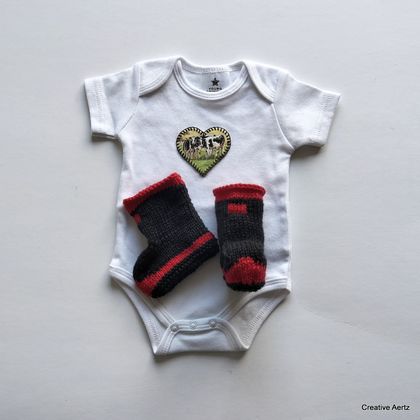 Knitted Red Band Gumbooties (Wool) & Body Suit Set - 0-3 Months