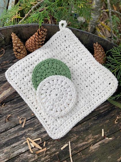 Crochet wash cloth and face scrubbies set