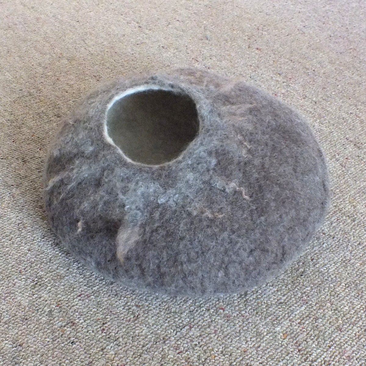 Cat Cave Size Large Pure Wool from South Island New Zealand Made to