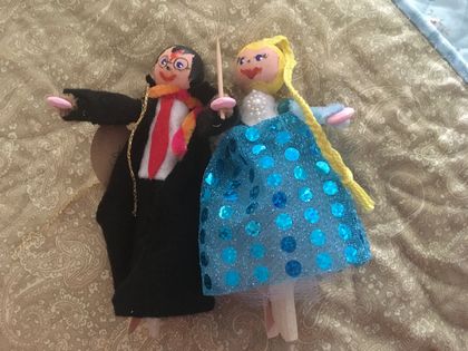 Peg dolls - Harry Potter and Elsa from Frozen