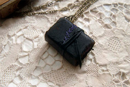 The Little Purple Artist miniature book by Bibliographica