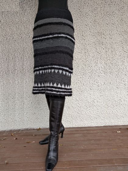 Hand Knitted Skirt - Black/Grey