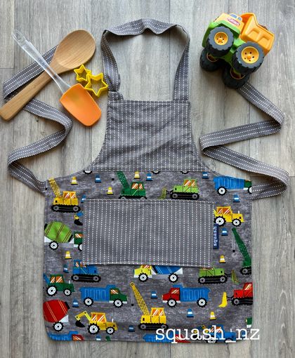 Children’s apron - site construction