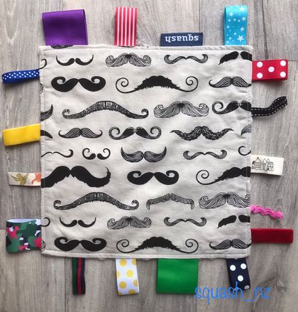 Taggie blanket - Moustaches 