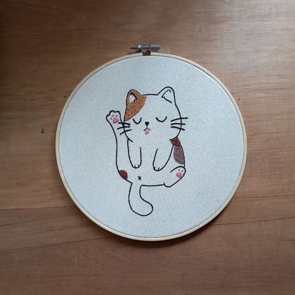 classy cat embroidered hoop