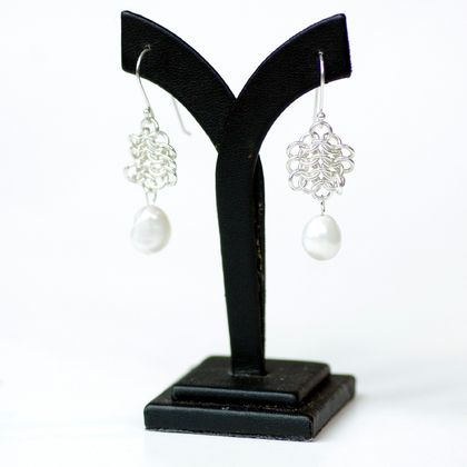 Chainmail earrings: Sterling silver with pearl