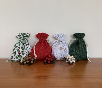 Reusable Christmas gift bags - med/small