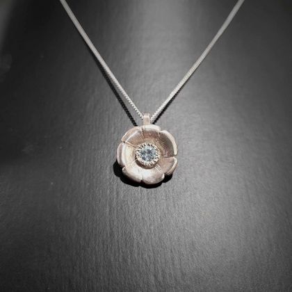Sterling Silver and Aquamarine flower pendant 