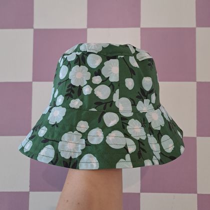 Adult bucket hat, green flower