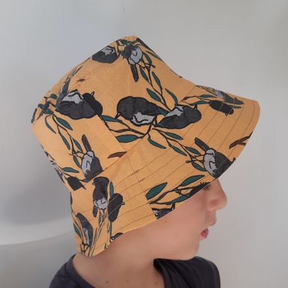 Yellow Robins bucket hat - child size