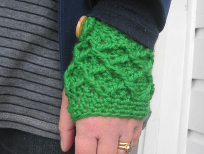 Vibrant Spearmint Green Wool Latticed Fingerless Mitts -100% AUSTRALIAN WOOL - DISCOUNTED