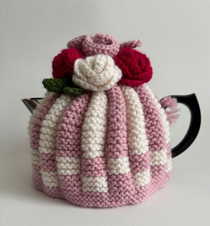 Retro Style Tea Cosy - Hand Knitted - Hand Crocheted