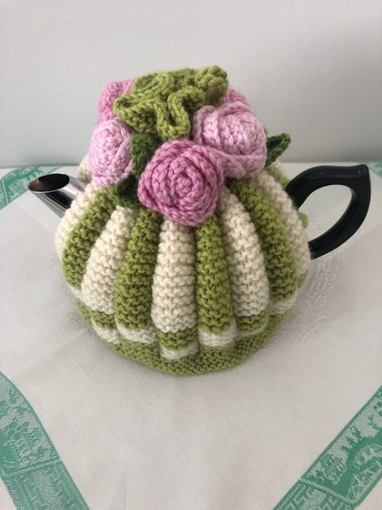Retro Style Tea Cosy - Hand Knitted - Hand Crocheted - MelissaM