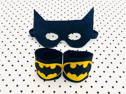 Kids Superhero Cuffs and Mask Set - Batman