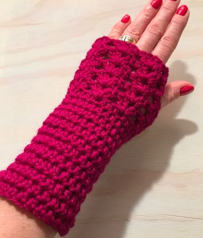 Fabulous Deep Raspberry Pure Wool Wristwarmers/Fingerless Gloves 