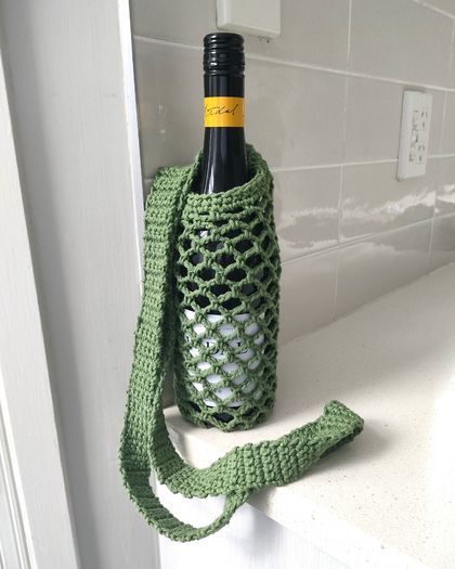 PDF Crochet Pattern - Wine Bottle Crossbody Bag