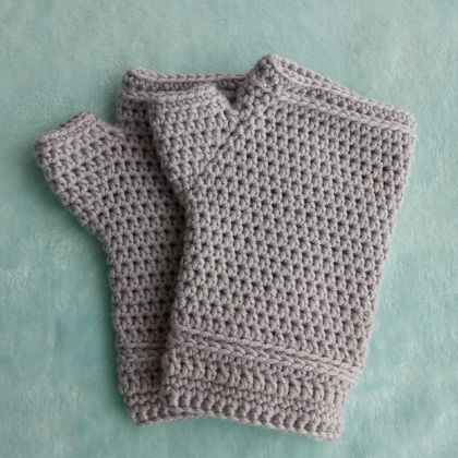 Light Grey Fingerless Gloves - size S/M