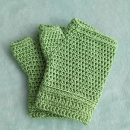 Green Fingerless Gloves - size S/M