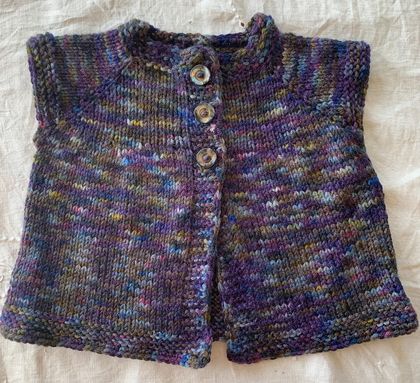 Girl’s woollen vest, Tunisian crochet