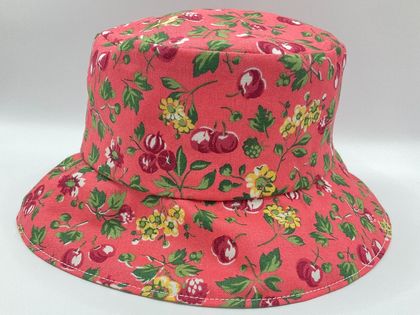 Liberty fabrics kids/baby bucket hat ( 46cm cherry )