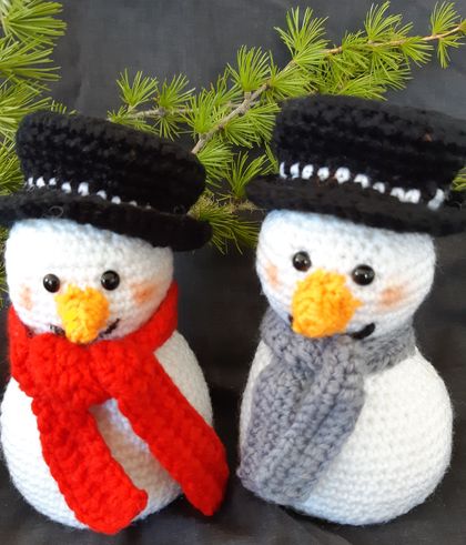 Crochet snowmen 