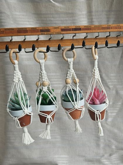 Macrame white mini plant hanger