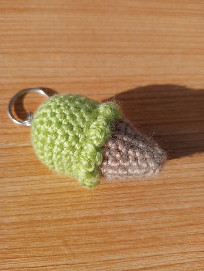 Crochet ice cream keyring - green