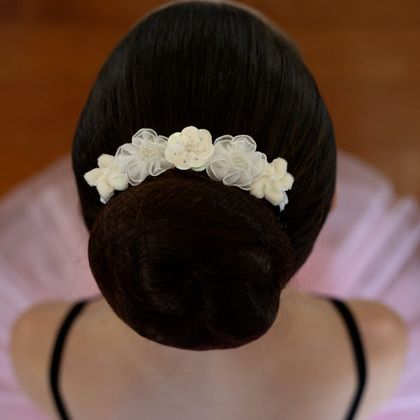 White and Pearl Bunflower, pin in style