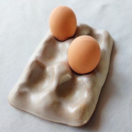 Ceramic 6x Egg Holder - Rustic Creme White