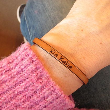 Kia Kaha - Leather Mantra Bracelet - Caramel