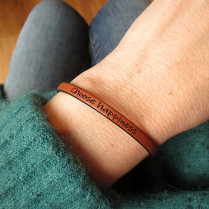 Choose Happiness - Leather Mantra Bracelet - Chestnut