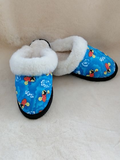 Sheepskin Slippers Size Small US 5/6