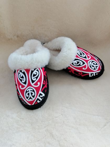 Sheepskin Slippers Size Small US 5/6