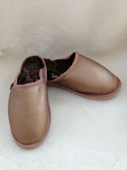 Sheepskin Slippers Size Small US 5/6