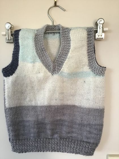 Knitted vests, children’s clothing 