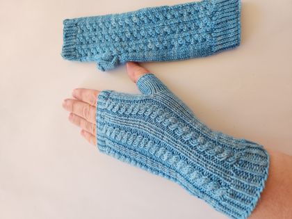 Women's Naturally Dyed Fingerless Gloves