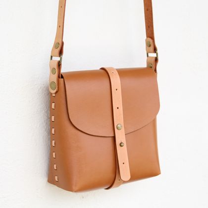 Small crossbody bag in Italian vegetable tanned leather 