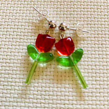 Earrings: Tiny Tulips - Red
