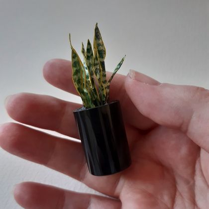 Miniature Indoor Plant 1:12 Scale Snake Plant For Dollhouse