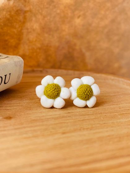 Daisy Flower Earrings (Small)