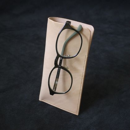 The Glasses Case - Medium