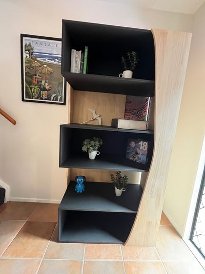 Bookshelf - strong and sturdy - Home made