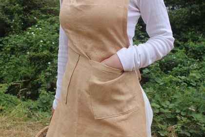 Bisque Linen Apron With Pockets