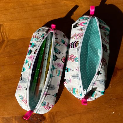 Pencil pod zipper pouch, feather 