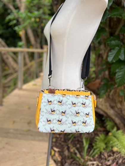 Kiwiana Cross Body Bird Bag