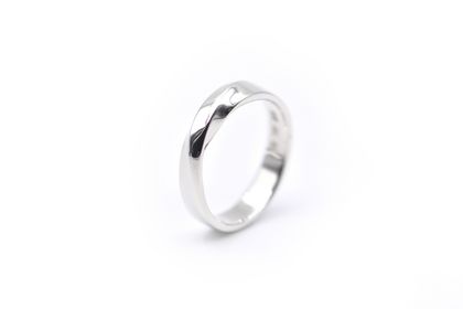 T W I S T Simple Twist Wedding Band