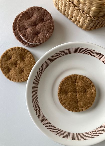 Felt biscuits