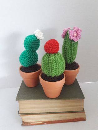 Cacti, set of 3 crochet houseplants